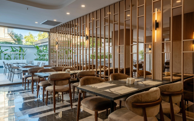Awen Hotel Lara