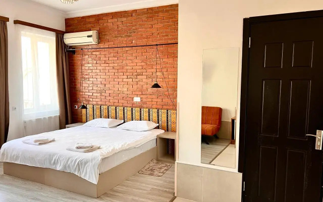 Tbil Inn Hotel