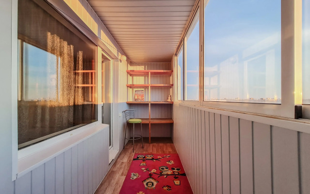 Studiya s vidom na lesoparkovuyu zonu Flat