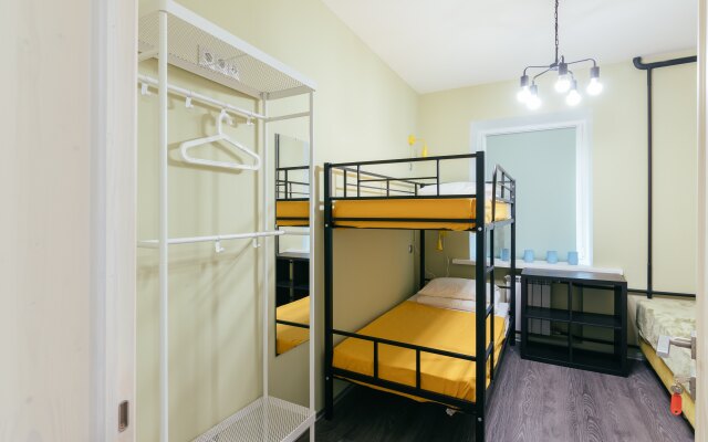 Gibrid Buk Boks Mini-hotel