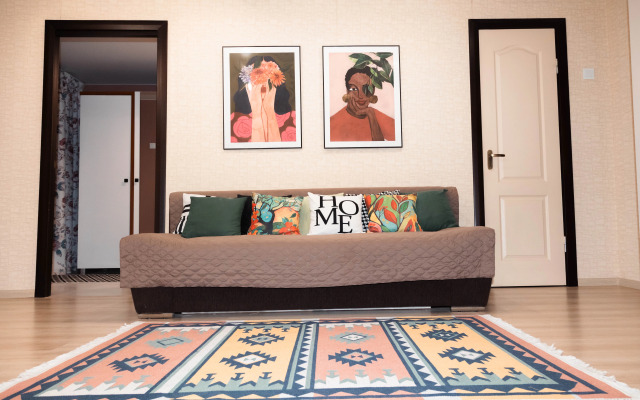 V Samom Serdtse Smolenska Flat