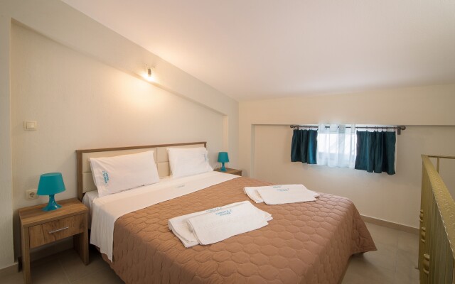 Anneta's House Apartments