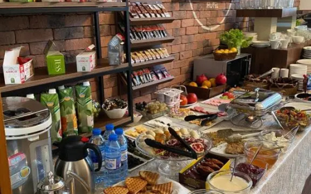 Golden Street Hotel