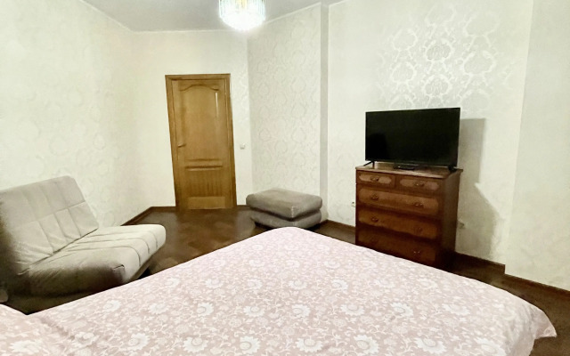 Апартаменты на улице Игоря Киртбая 18