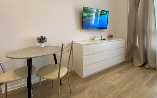 Uyutnaya Studiya V Novom Dome Apartments