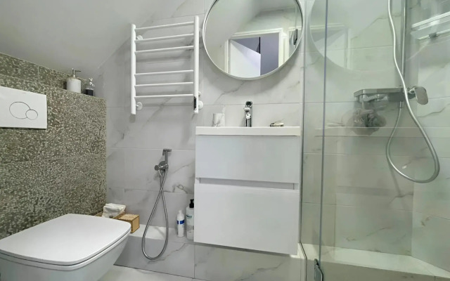 Uyutnaya 5 Minut do Morya Flat