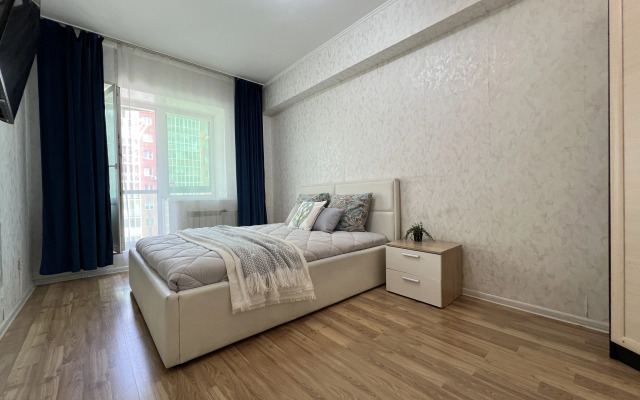 YEvro 2-kom Smolina 81-168 Ulan-Ude ZhD vokzal KakDoma Flat