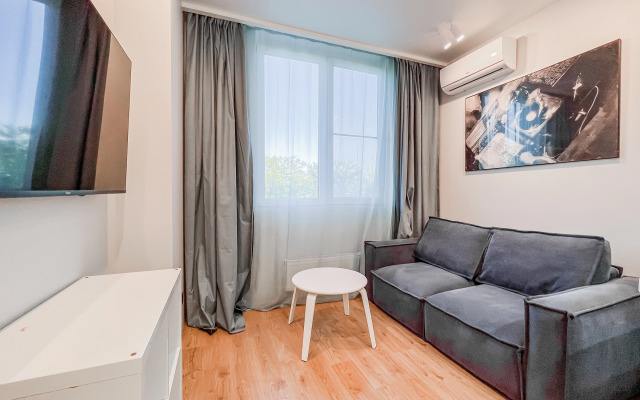 V Zhilom Komplekse S Basseynom "merkato" Flat