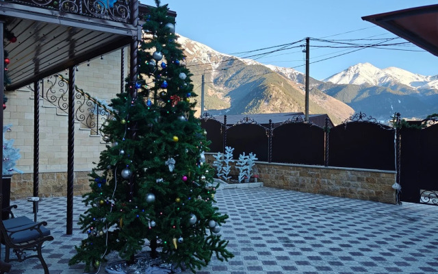 Отель Golden House