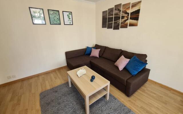 Квартира Уютная двухкомнатная на Усачева