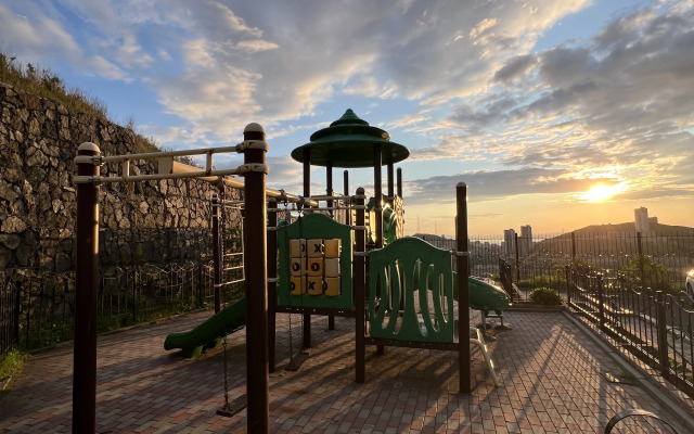 S Potryasayuschim Vidom na Gorod Flat