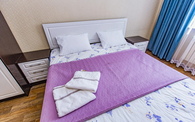 Dvukhspalny Gorodskoy Oazis v Tsentre Goroda Flat
