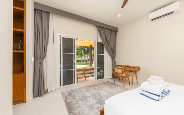 Emilia 3BR Private Pool Naiharn Villa