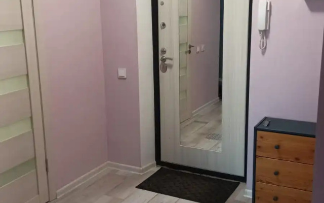 V Novom Dome Flat