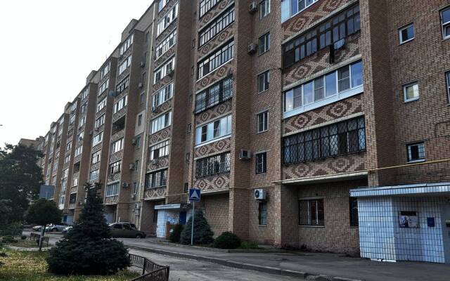 Квартира Просторная с Балконом на Строителей 2