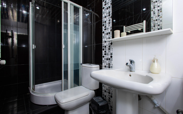 2-K v Novostroyke, Ulitsa In Yerevantsu, Hh399 Flat