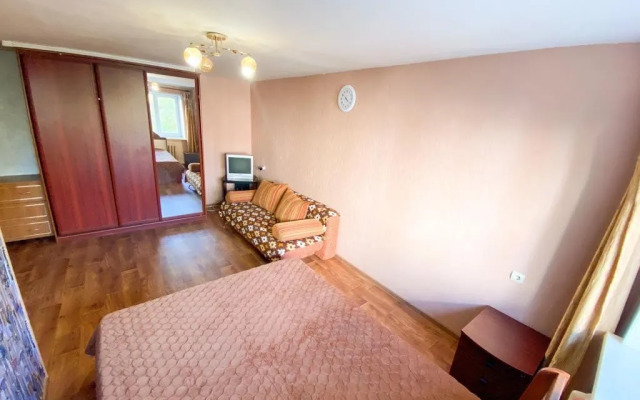 Na Antonova, 4 Flat