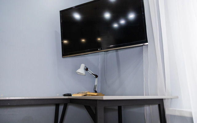 Studiya Ryadom S Vokzalom, Potryasayuschiy Vid Na Reku Flat