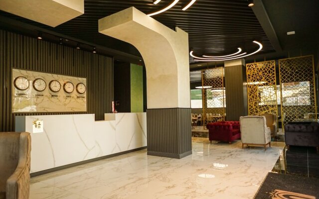 Aram Hotel