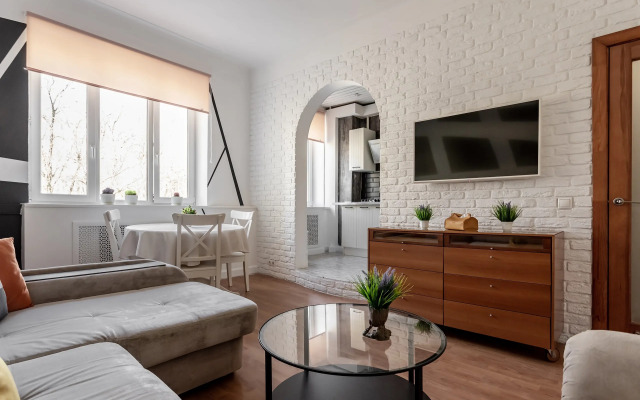 3 - room apartment on Tverskaya , Patriarchal