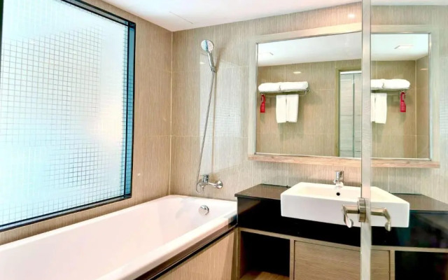 Ramada by Wyndham Bangkok Sukhumvit 11