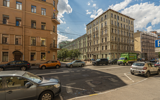 Апартаменты на Конной