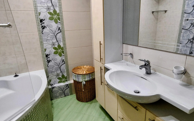 2 Komnaty V Tsentre Flat
