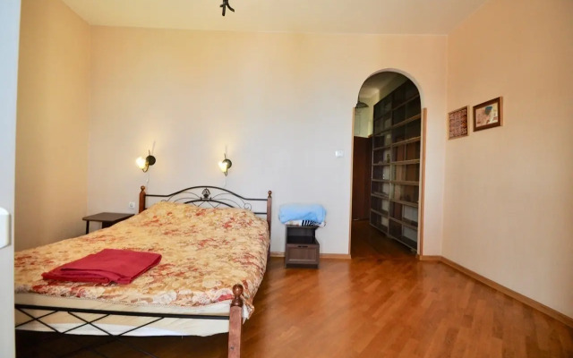 Na Polikurovskoy Ulitse 1 Apartments