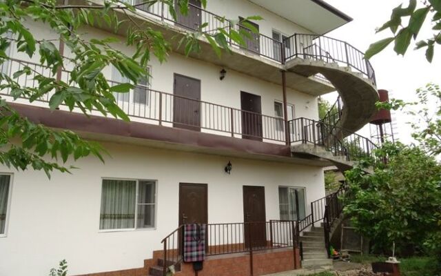 Adan Guest House