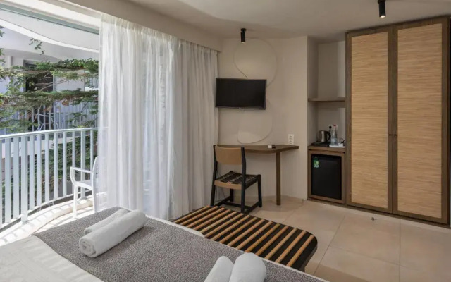 Alia Beach Hotel