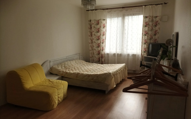 Zhilye u Metro Flat