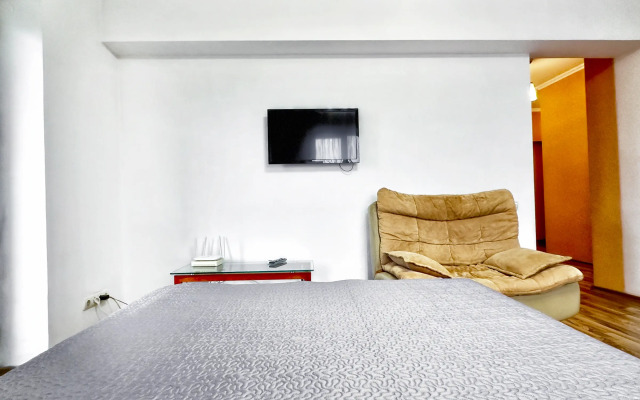 05 Samiy Tsentr. Vid na Gorod i Gory. Idealno dlya Komandirovannykh i Turistov Apartments