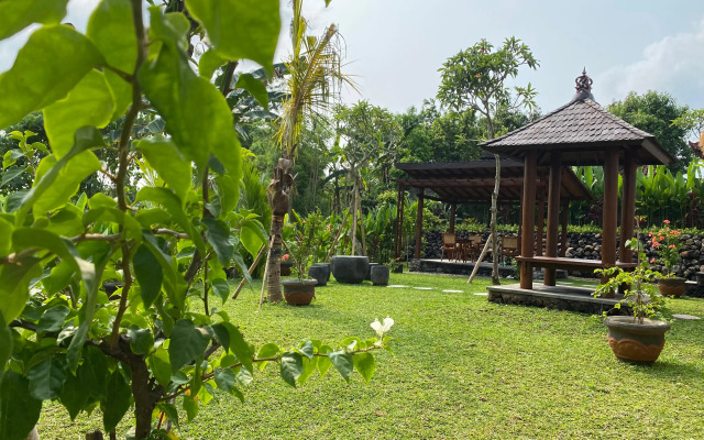 Tori Klumpu Villa