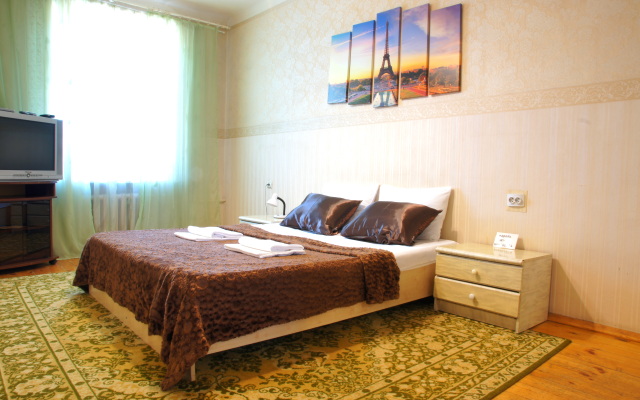 Tsentr Goroda Internatsionalnaya 92 Two-room Apartments