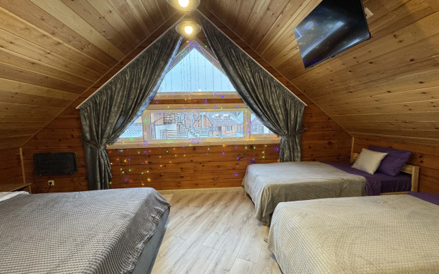 Uyutny Derevyanny Domik U Reki Private House