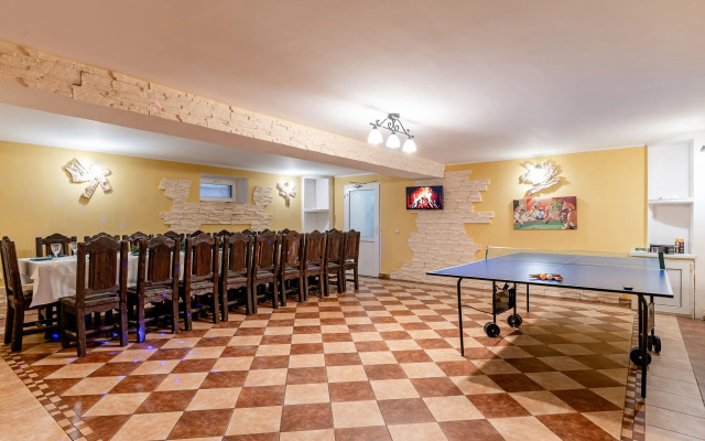 V Beleutovo S Basseynom I Saunoy Private house