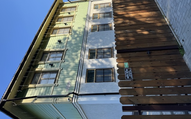 Zhit Legko Guest House