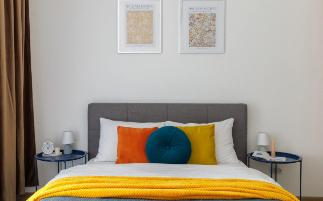 Home With You - Triumf Flat