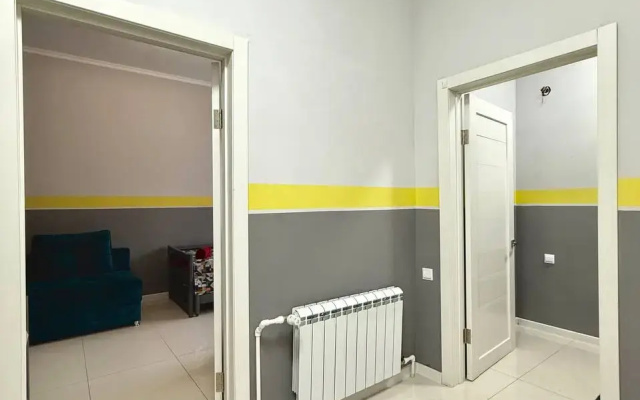 Kvartira 3 Kom s Otdel'nym Vhodom 8 Sp Mest Centr Goroda Rabotaem s Ur Licami