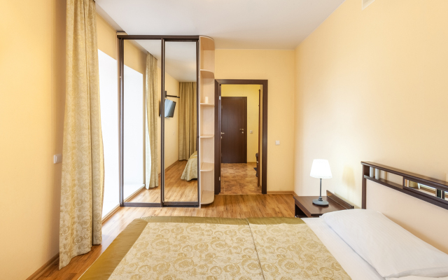 Arbat Pervyy Tyumen' Tsentr Hotel