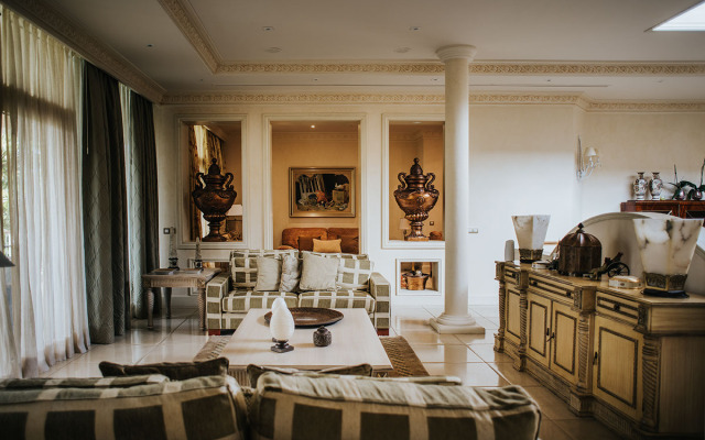 Luxury King Villa Apartments