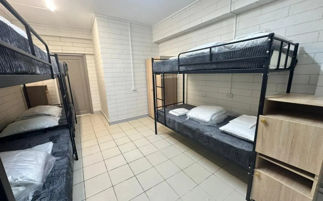 Отель Мустанг