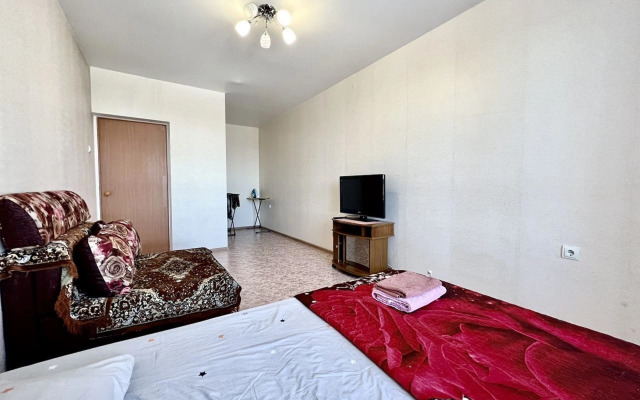 Na Ulitse Entuziastov 13 Flat