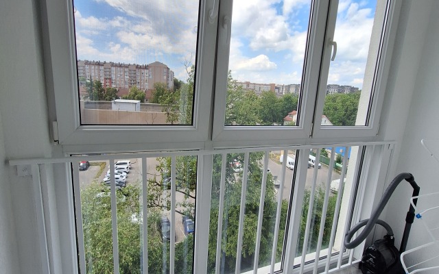 Uyutnaya Kvartira V Khoroshem Rayone Goroda Flat