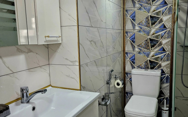Na Prospekte Azadlyg 13 Flat