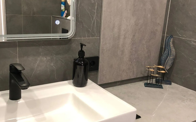 Shikarnaya Studiya V Kaluge 35 M² Flat
