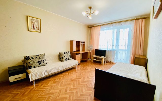 Bulvar Entuziastov 2 B Apartments