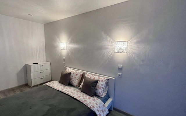 Uyutnaya yevrodvushkaryadom s vokzalom Flat