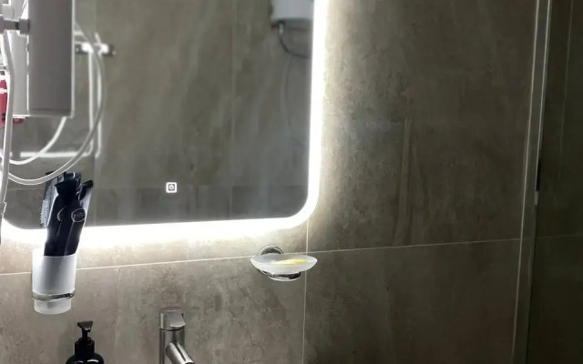 5 Min ot Morya Apartments