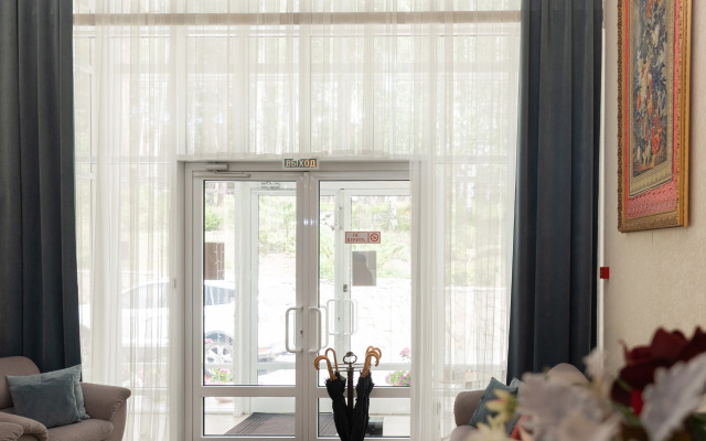 Отель Талес